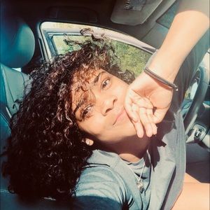 Meet your Posher, Cameillia